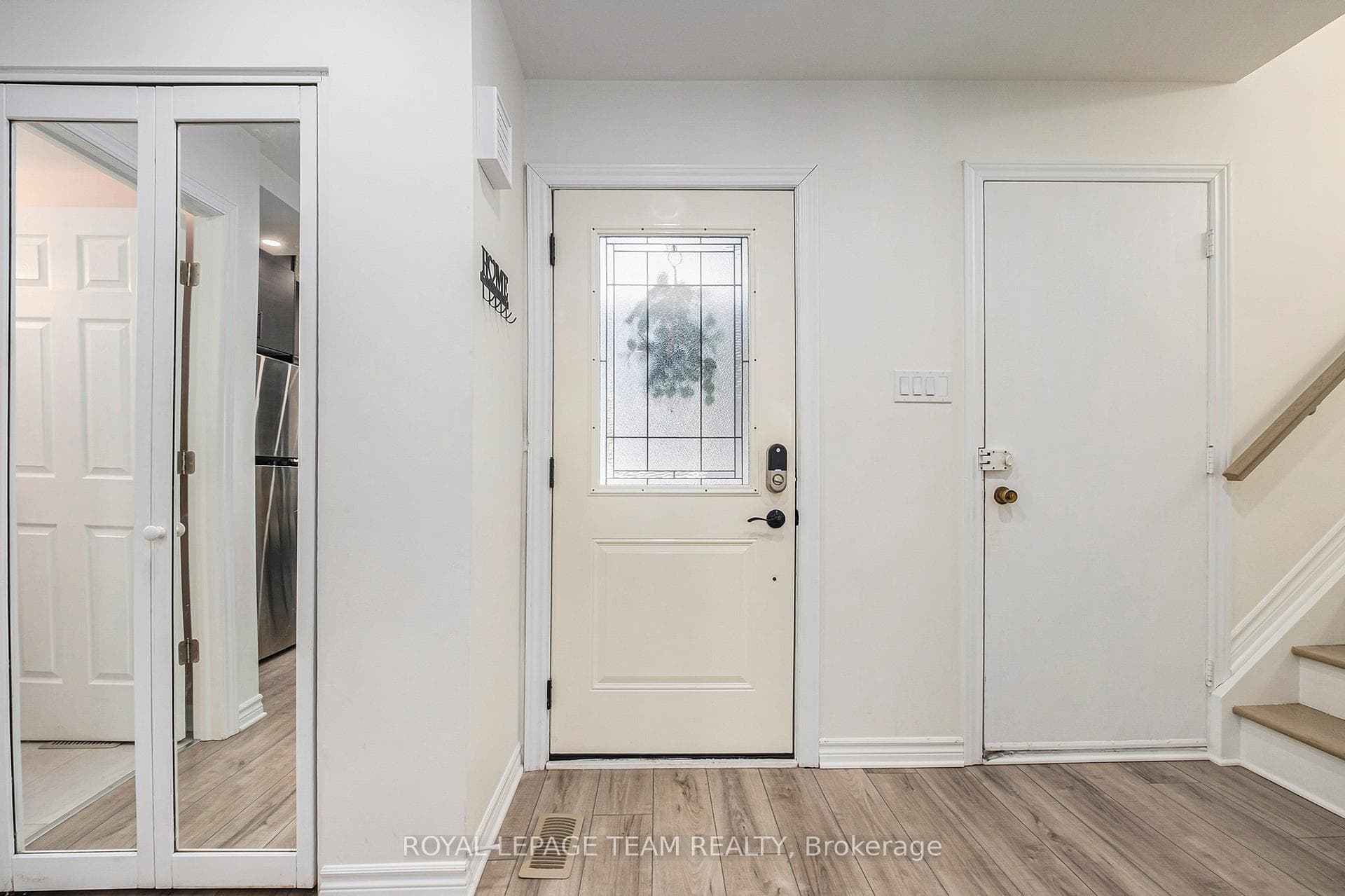 70 Cymbeline Drive photo 5