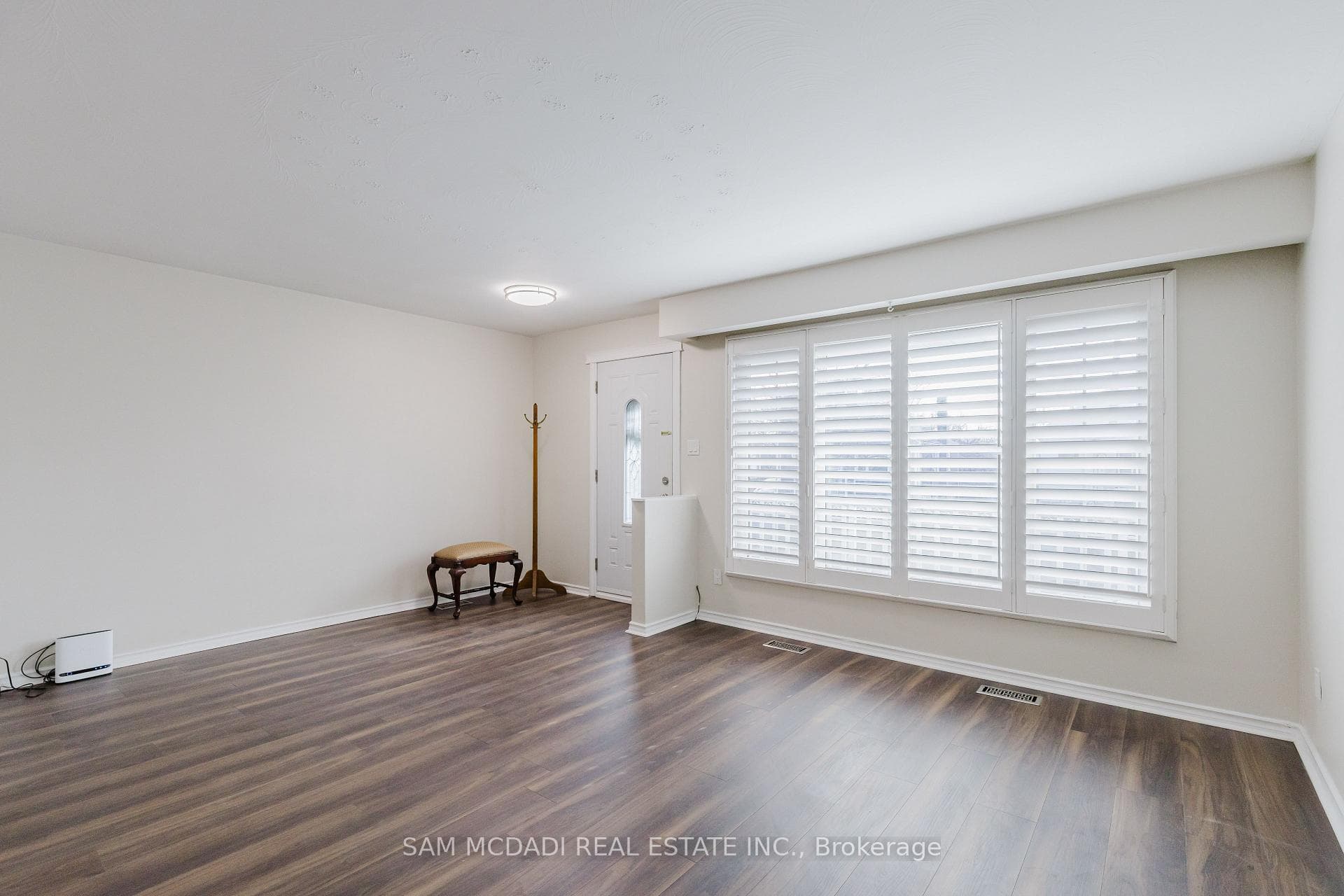 319 Weir Street photo 4