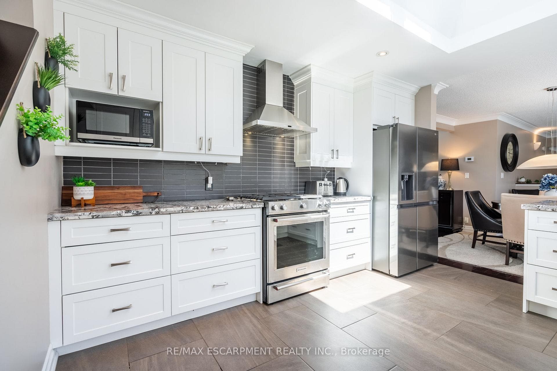 388 Wilson Avenue photo 17