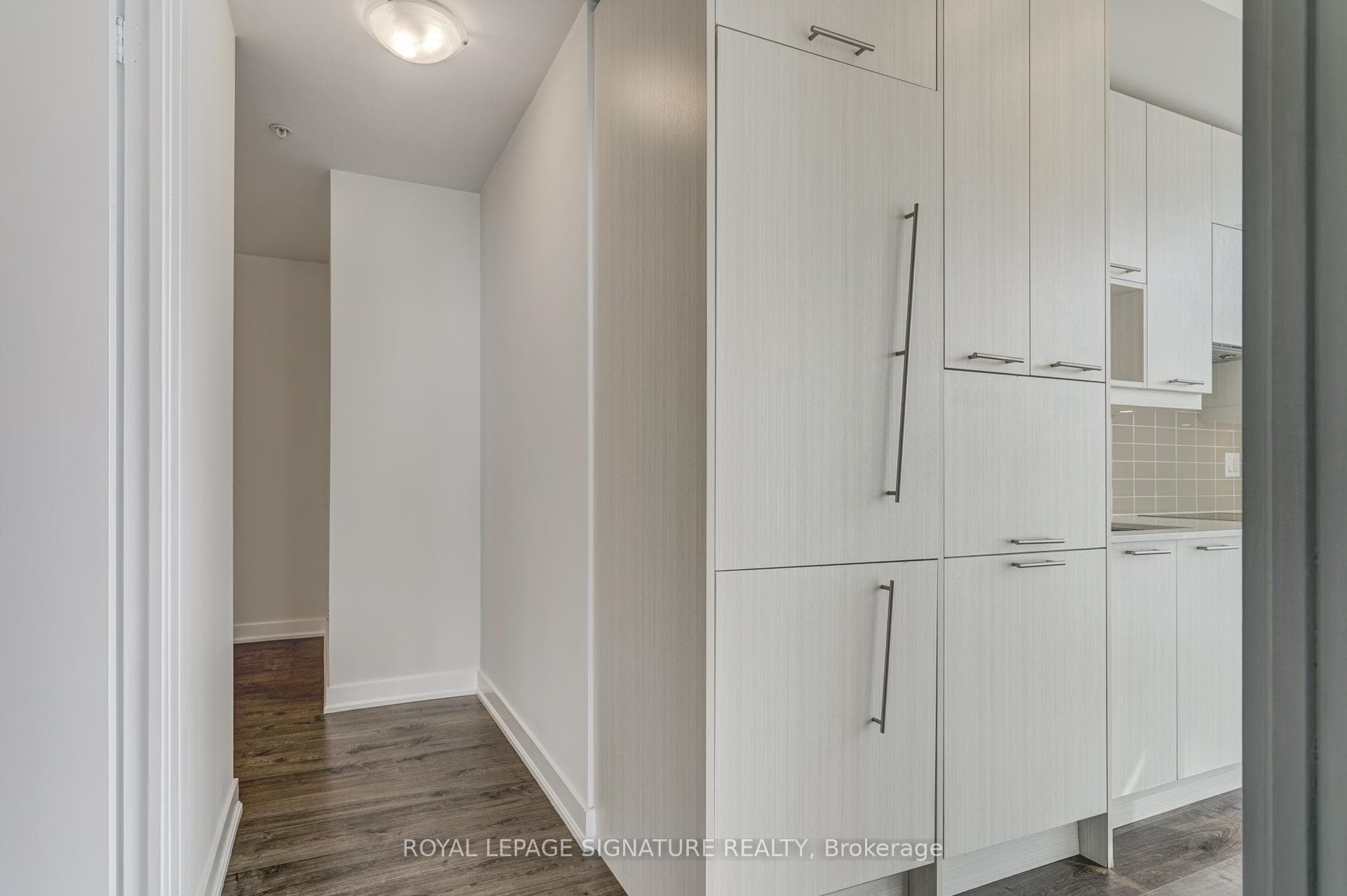 199 Richmond Street Unit 2007 photo 10