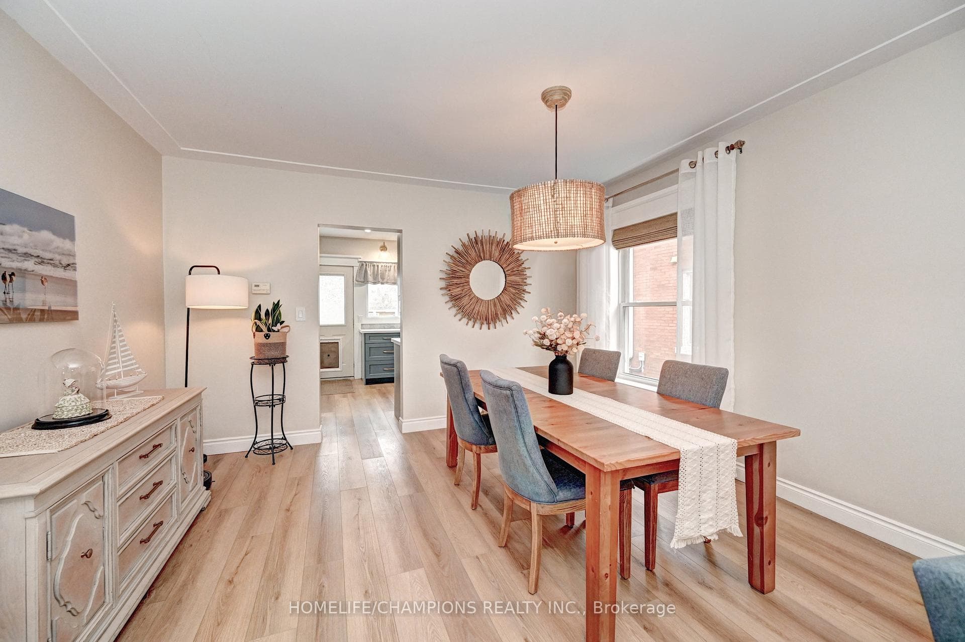 98 McNaughton Street photo 9