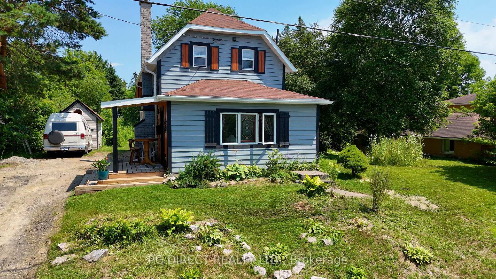 160 Centre Street photo 1