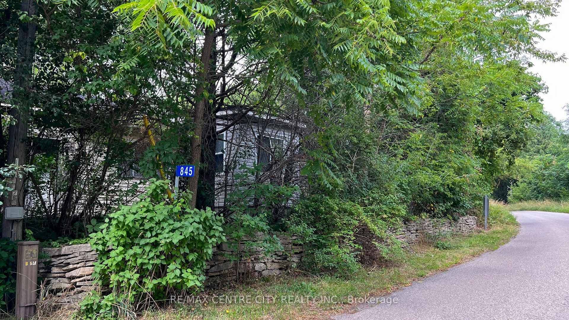 845 Collinson Road photo 7
