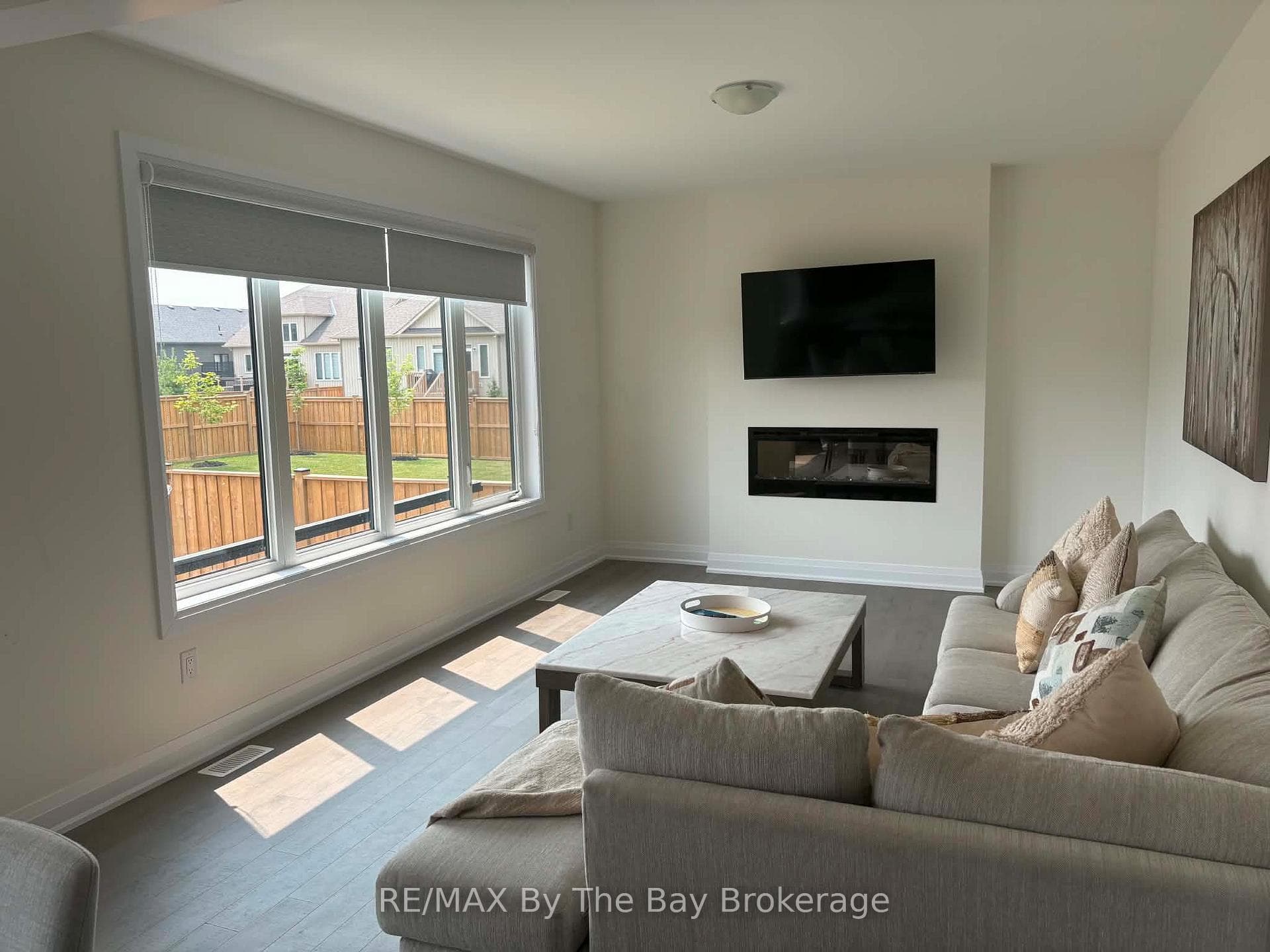 218 Mapleside Drive Unit Upper Unit photo 11