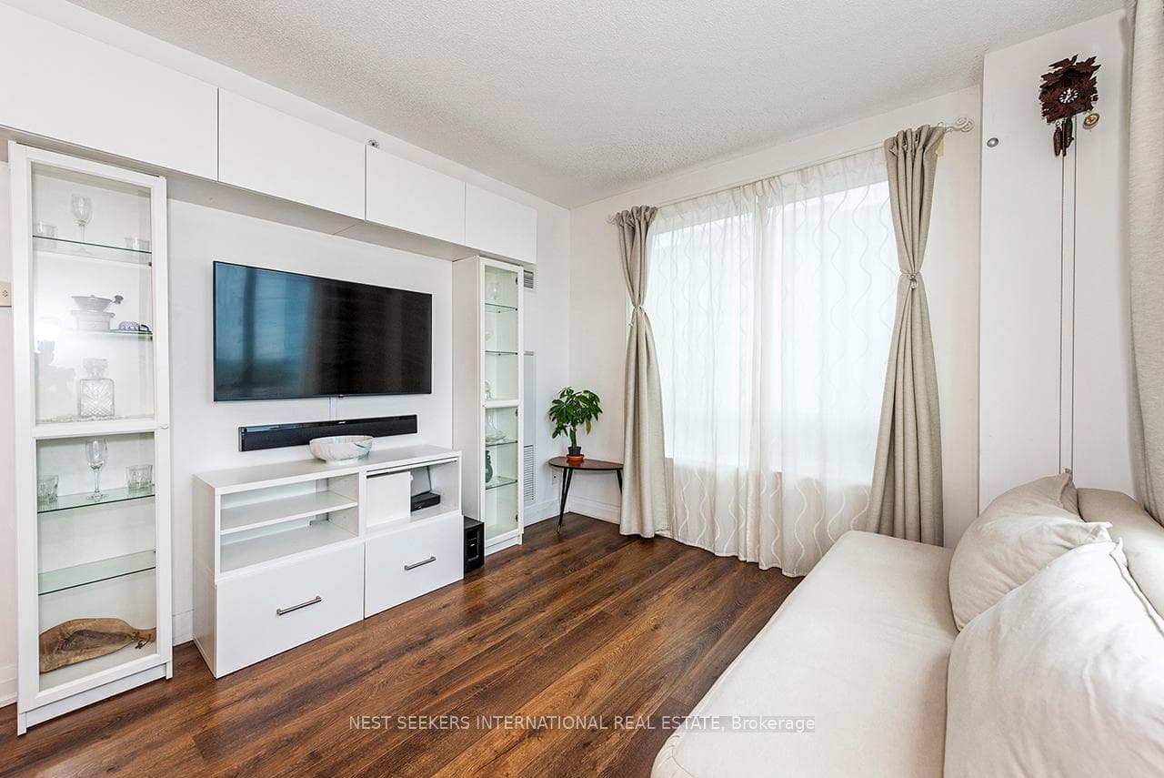 7165 Yonge Street Unit 733 photo 11