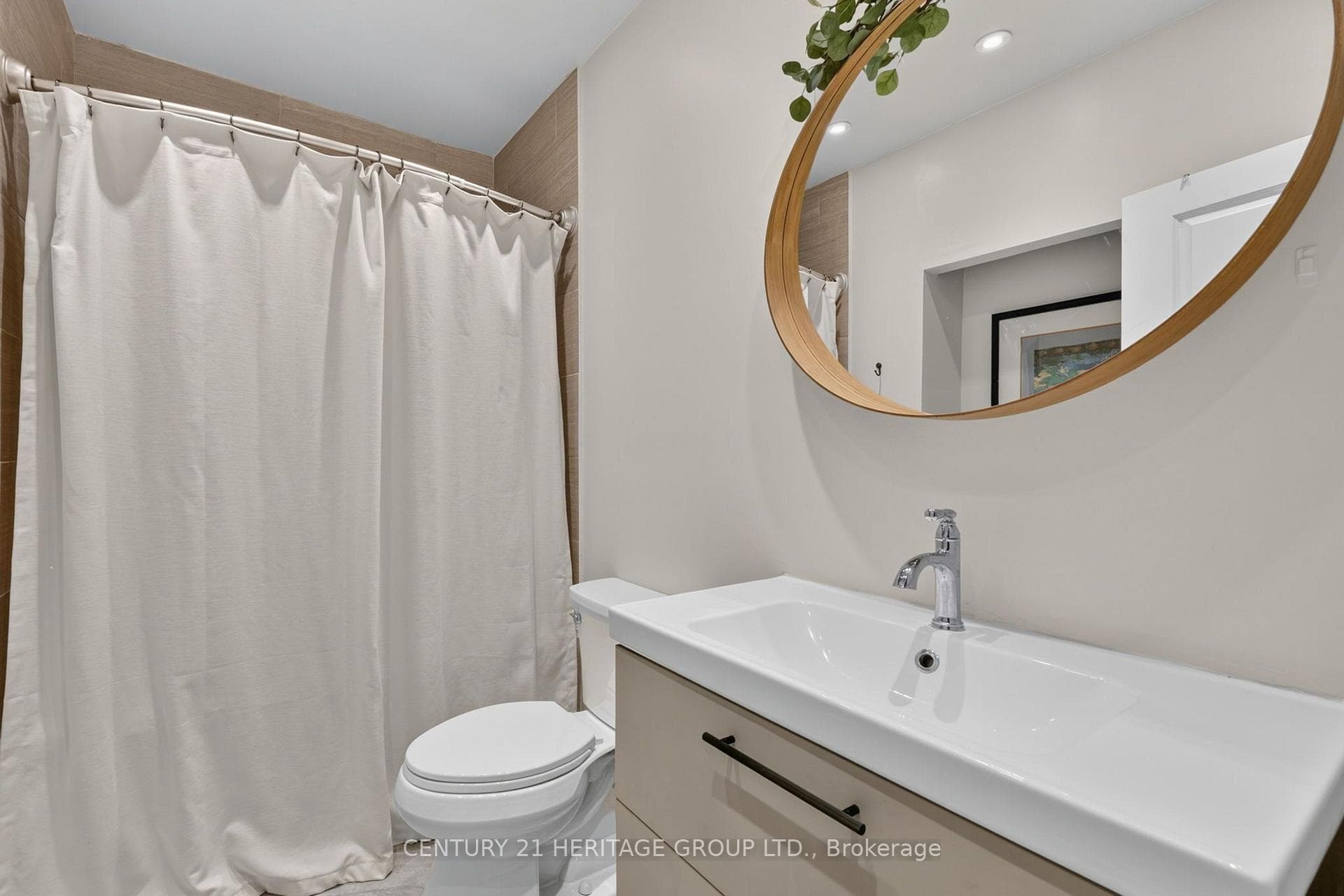 62 Queen Street photo 24