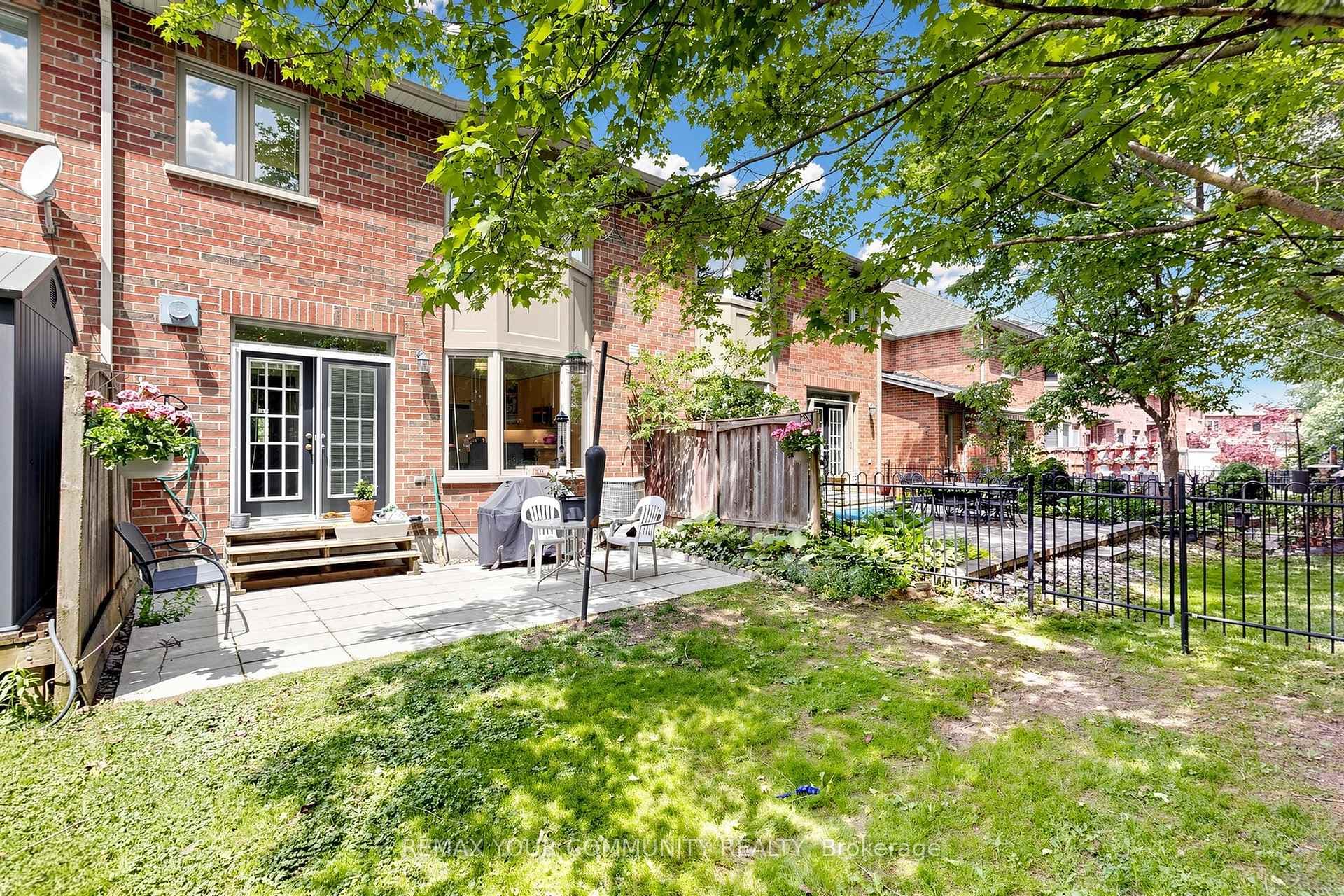 104 Westbury Court photo 42