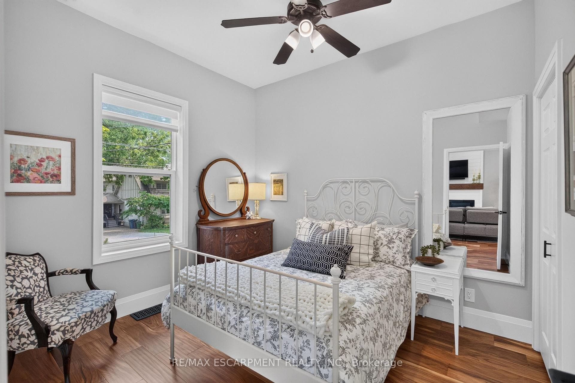 122 Stuart Street photo 15