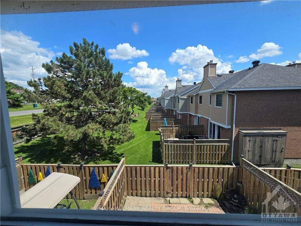 20 BENTBROOK Crescent photo 29