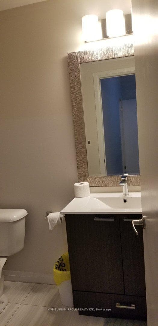 2152 Lawrence Avenue Unit 105 photo 20