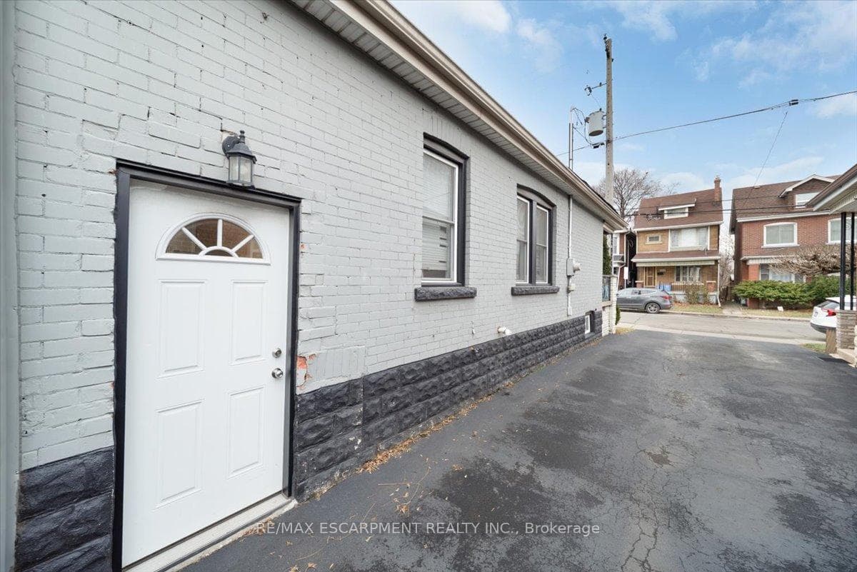 106 Lottridge Street photo 17
