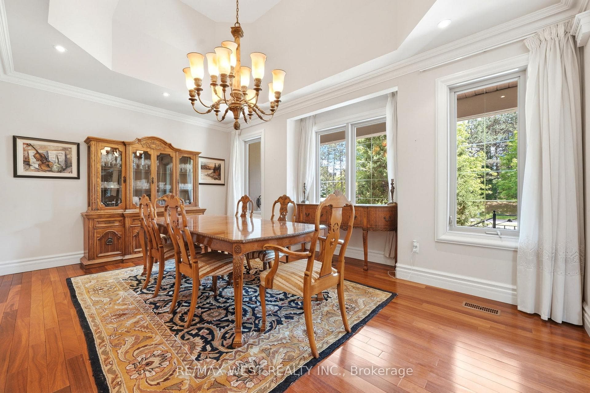 2 Kingswood Drive photo 10