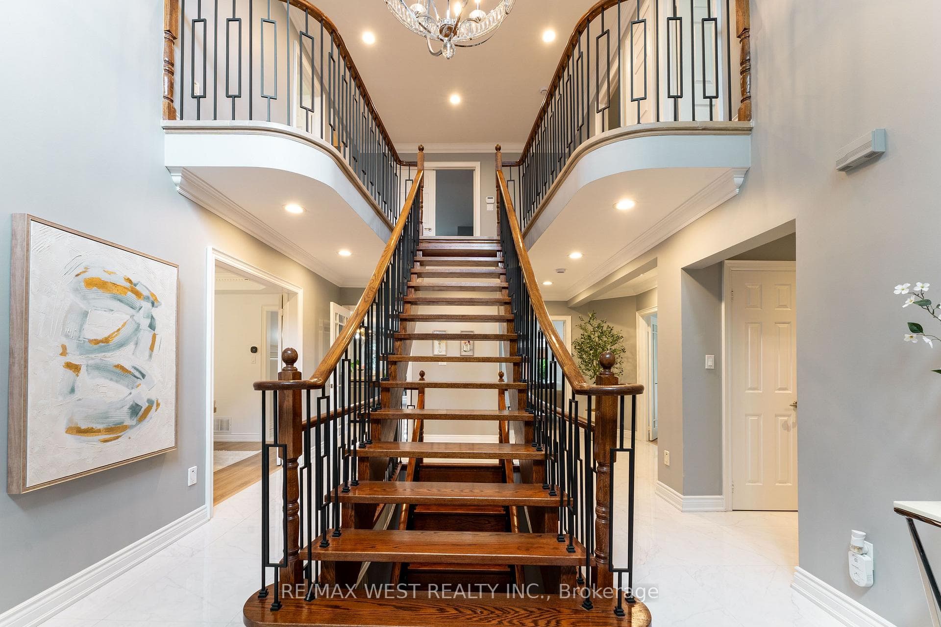 72 Alpha Court photo 3