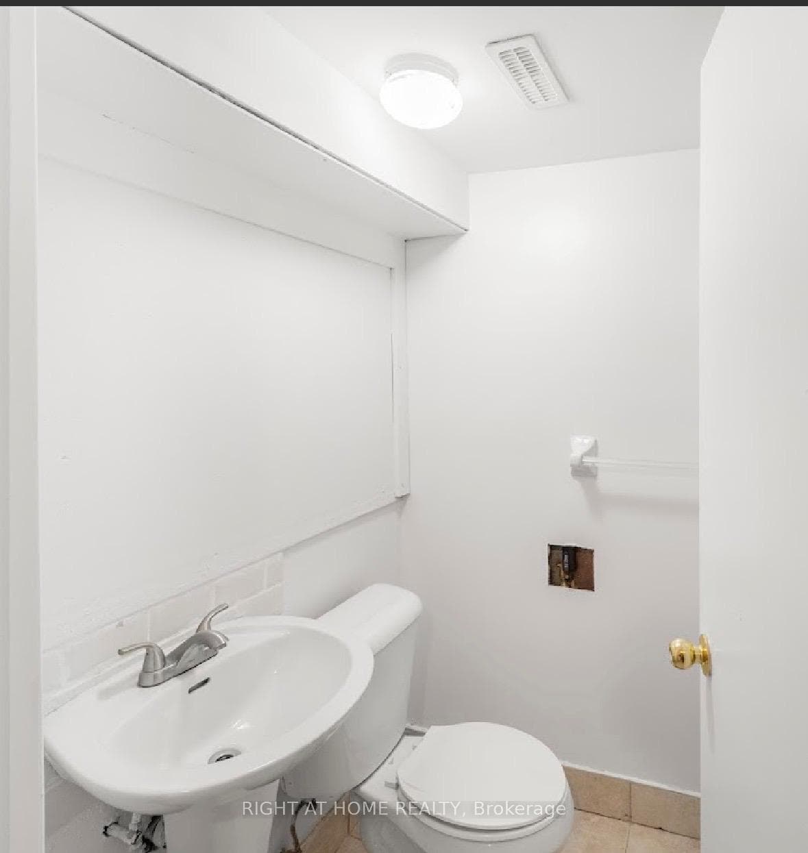 740 KENNEDY Road Unit 49 photo 15