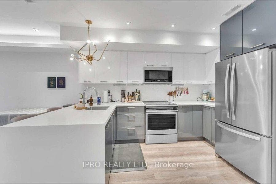 47 Edwin Avenue Unit Main photo 18