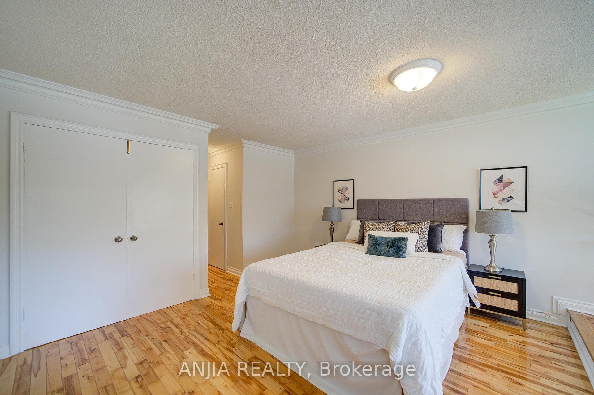 78 Baywood Court photo 29