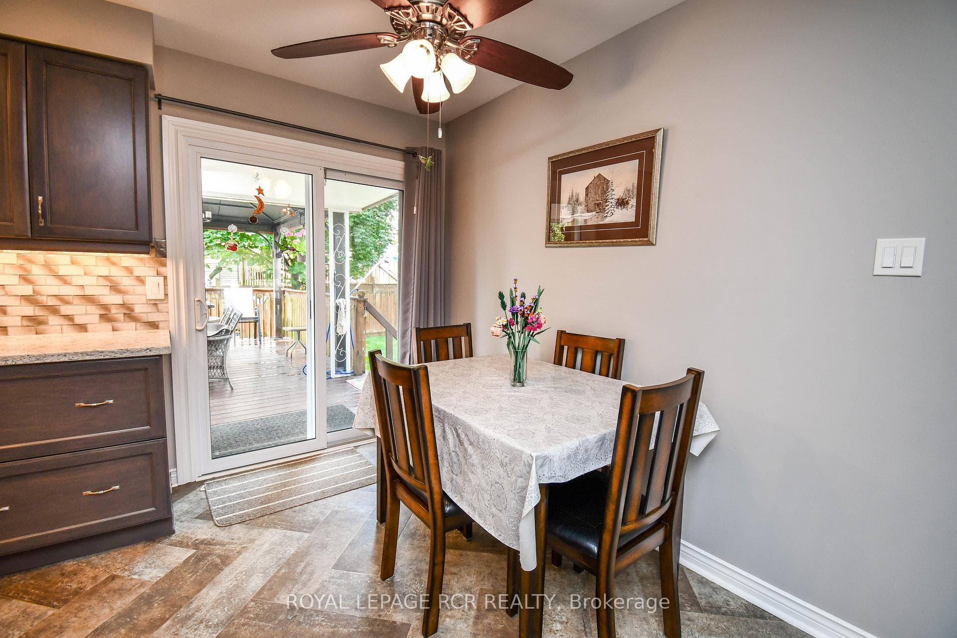30 Marsellus Drive photo 8