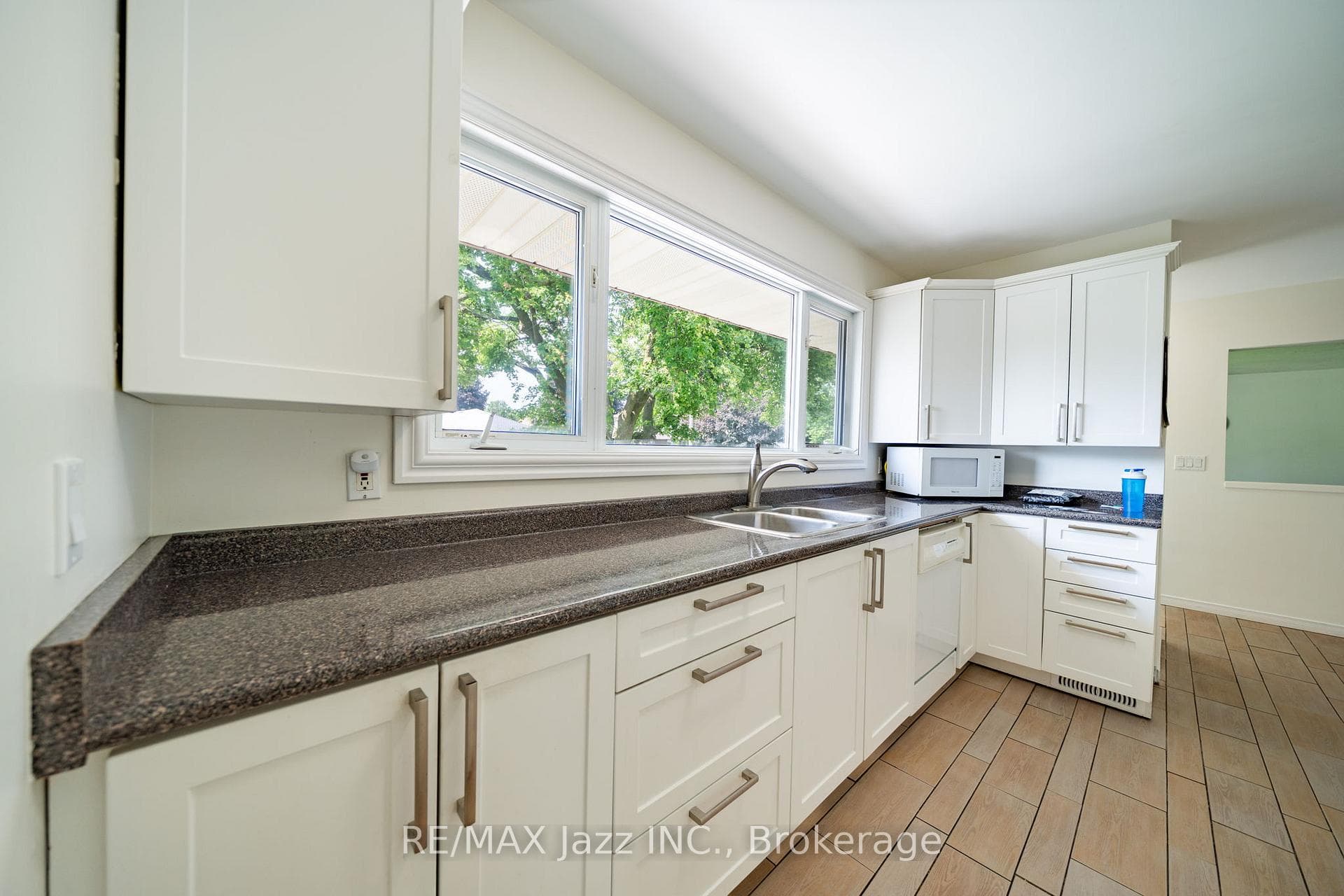 607 Gliddon Avenue photo 19