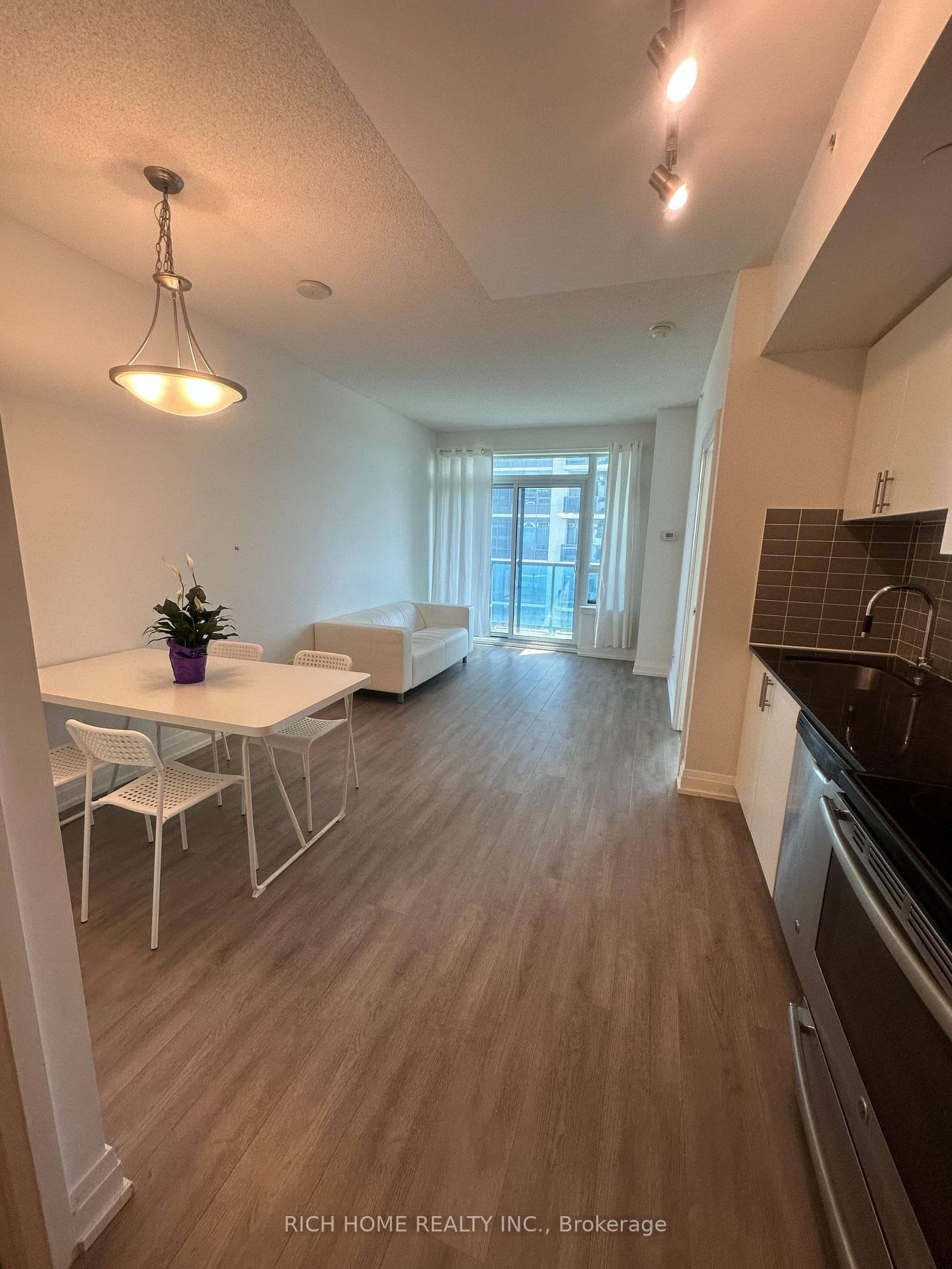 7165 Yonge Street Unit 1205 photo 15