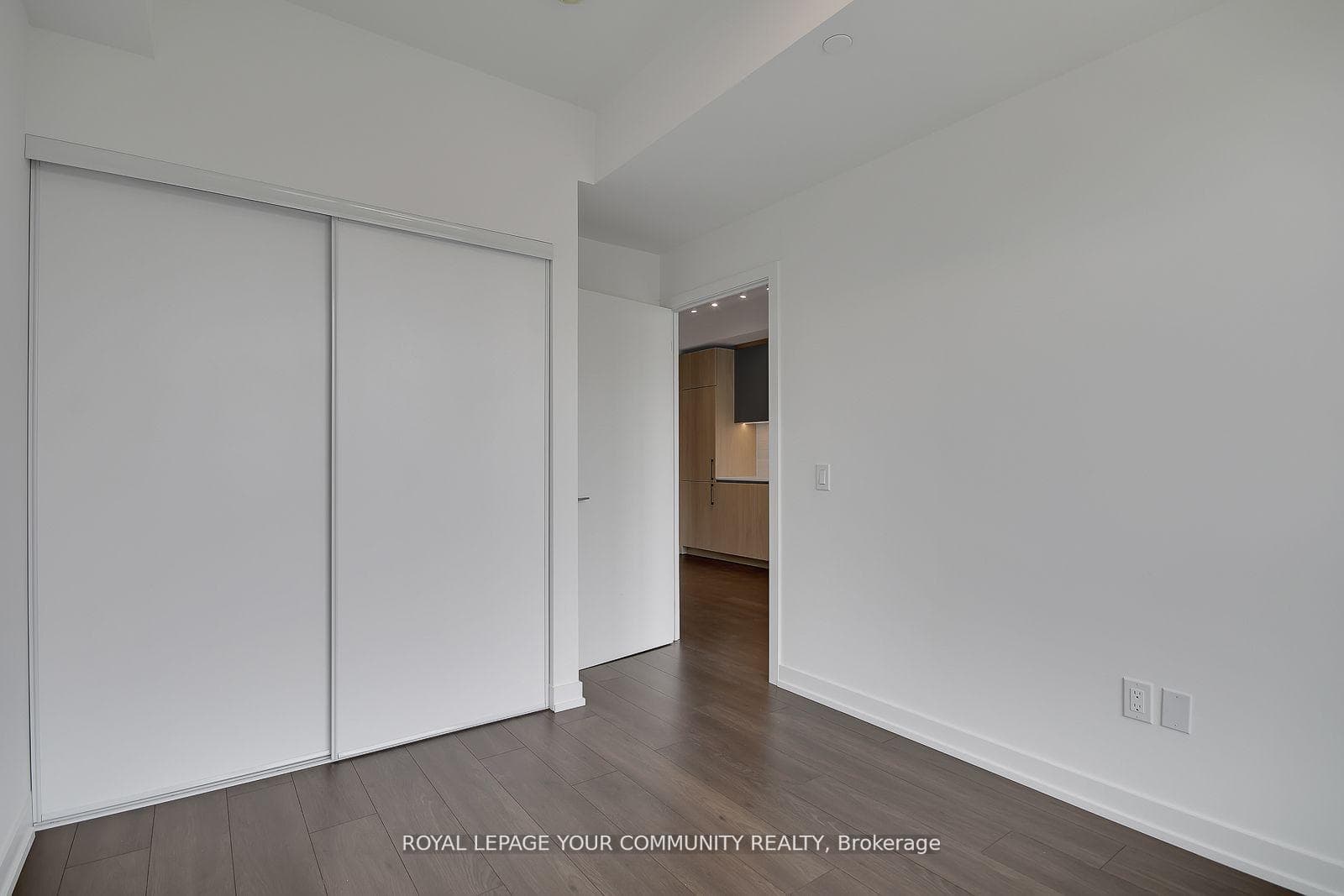 150 Logan Avenue Unit 513 photo 17