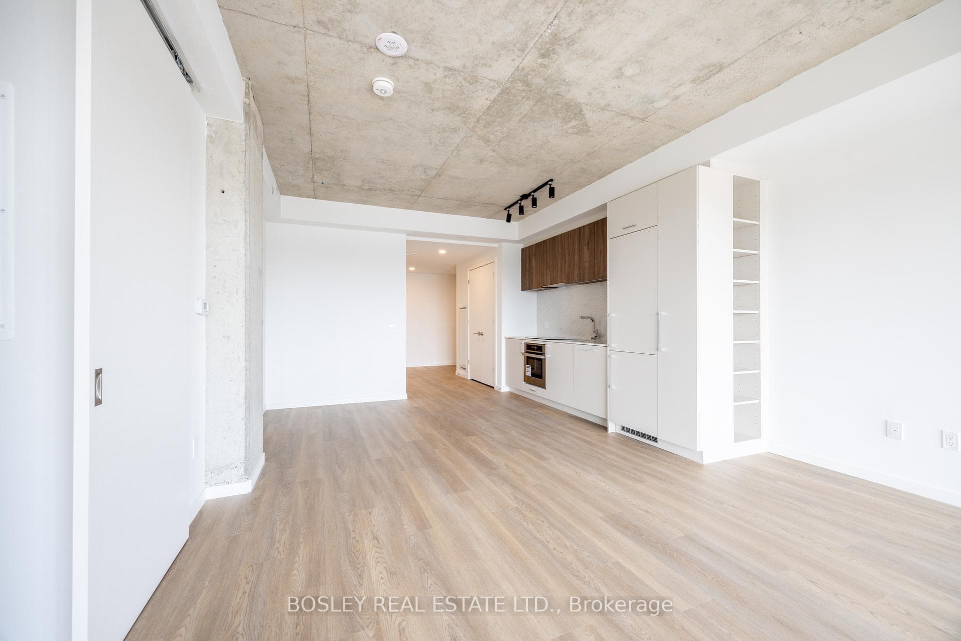 Kitchen /Dining