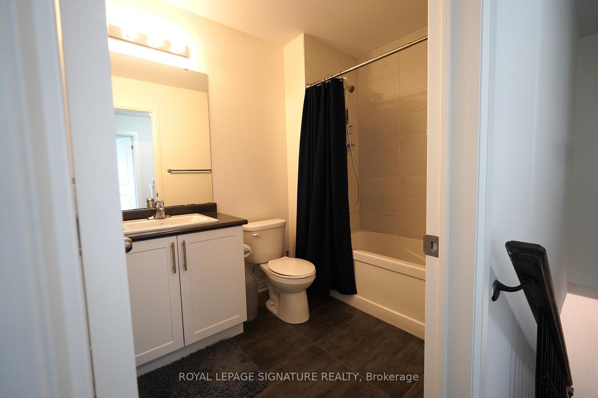 212 Lord Elgin Lane photo 28
