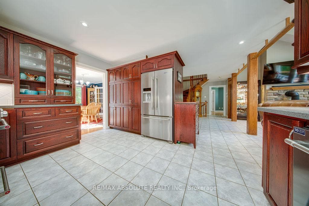 685 BOUNDARY Road photo 15