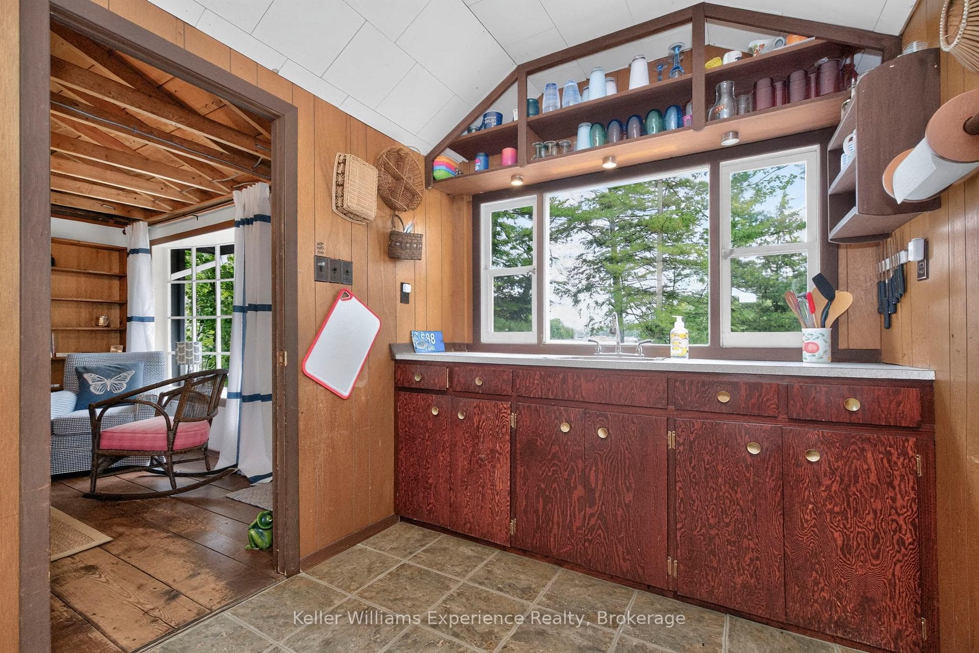 588 Island 1040 N/A photo 11