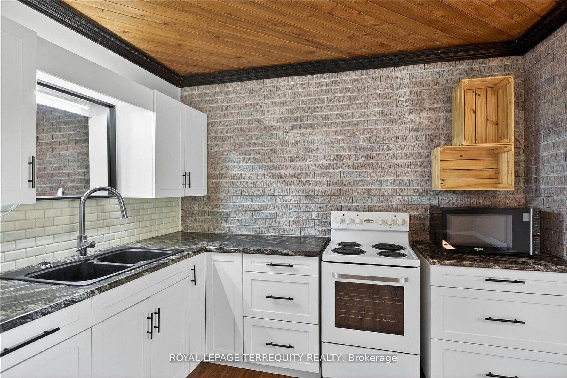 12 Concession Street Unit A photo 2