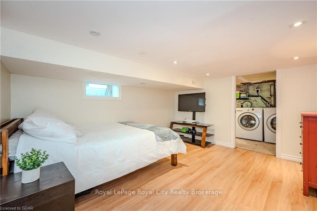 54 MENZIE Avenue photo 26