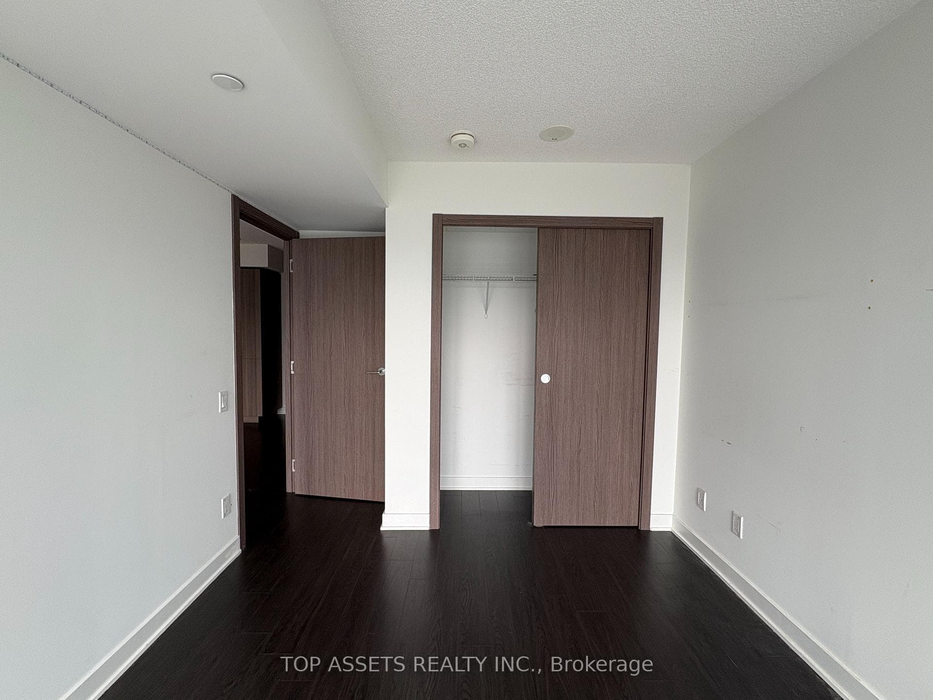 17 Bathurst Street Unit 2811 photo 3