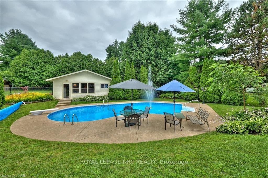1 Alder Crescent photo 34