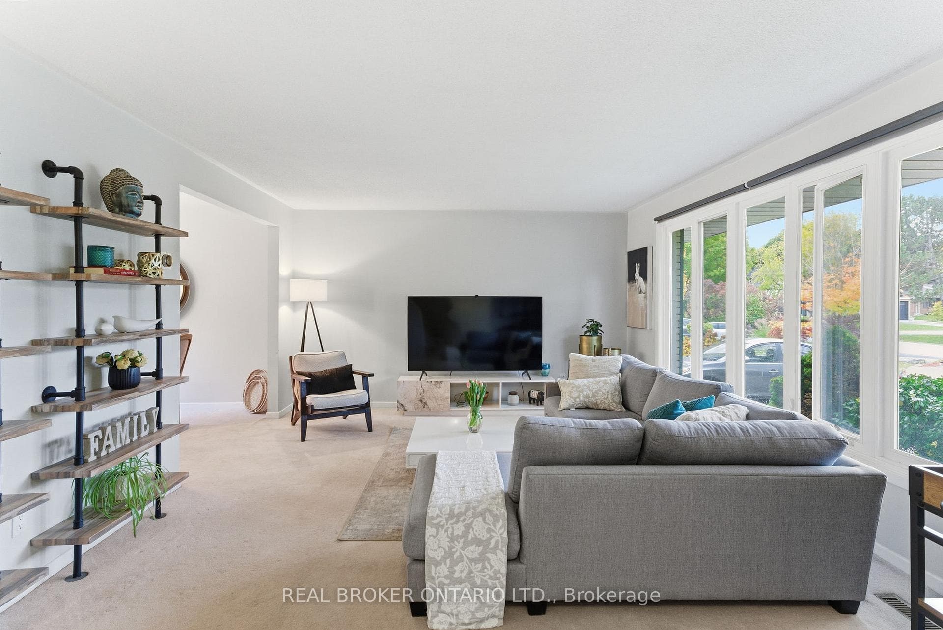 423 Donnybrook Road photo 3