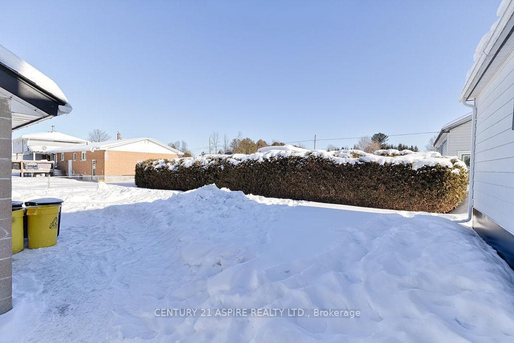 42 Mohns Avenue photo 5