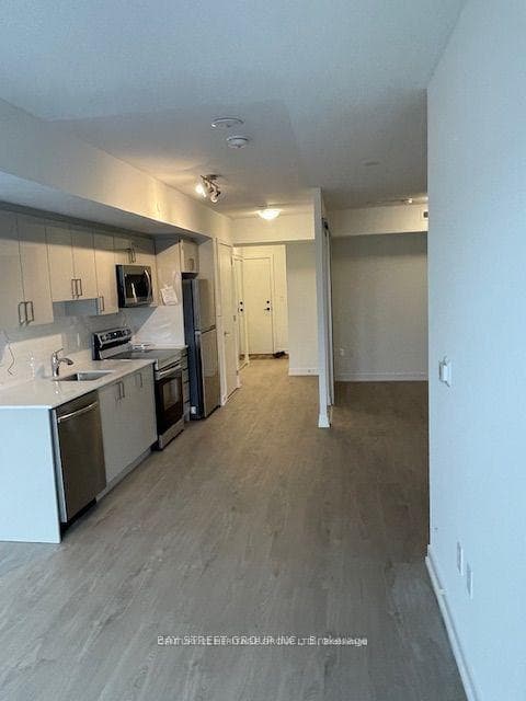 556 Marlee Avenue Unit 529 photo 8