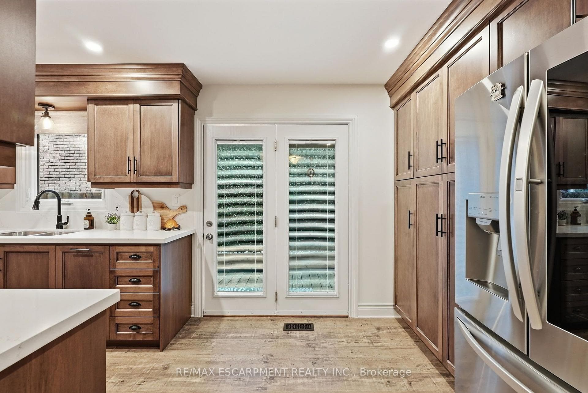 224 ATHENIA Drive photo 13