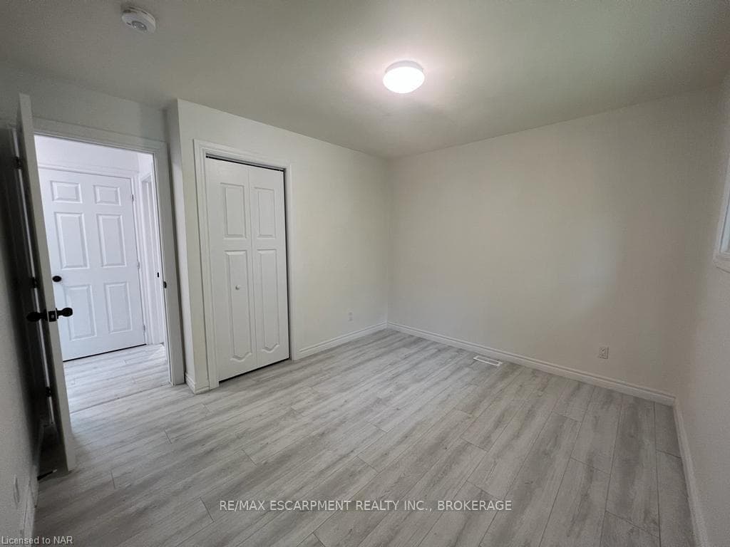 22 Macoomb Drive Unit Upper photo 10