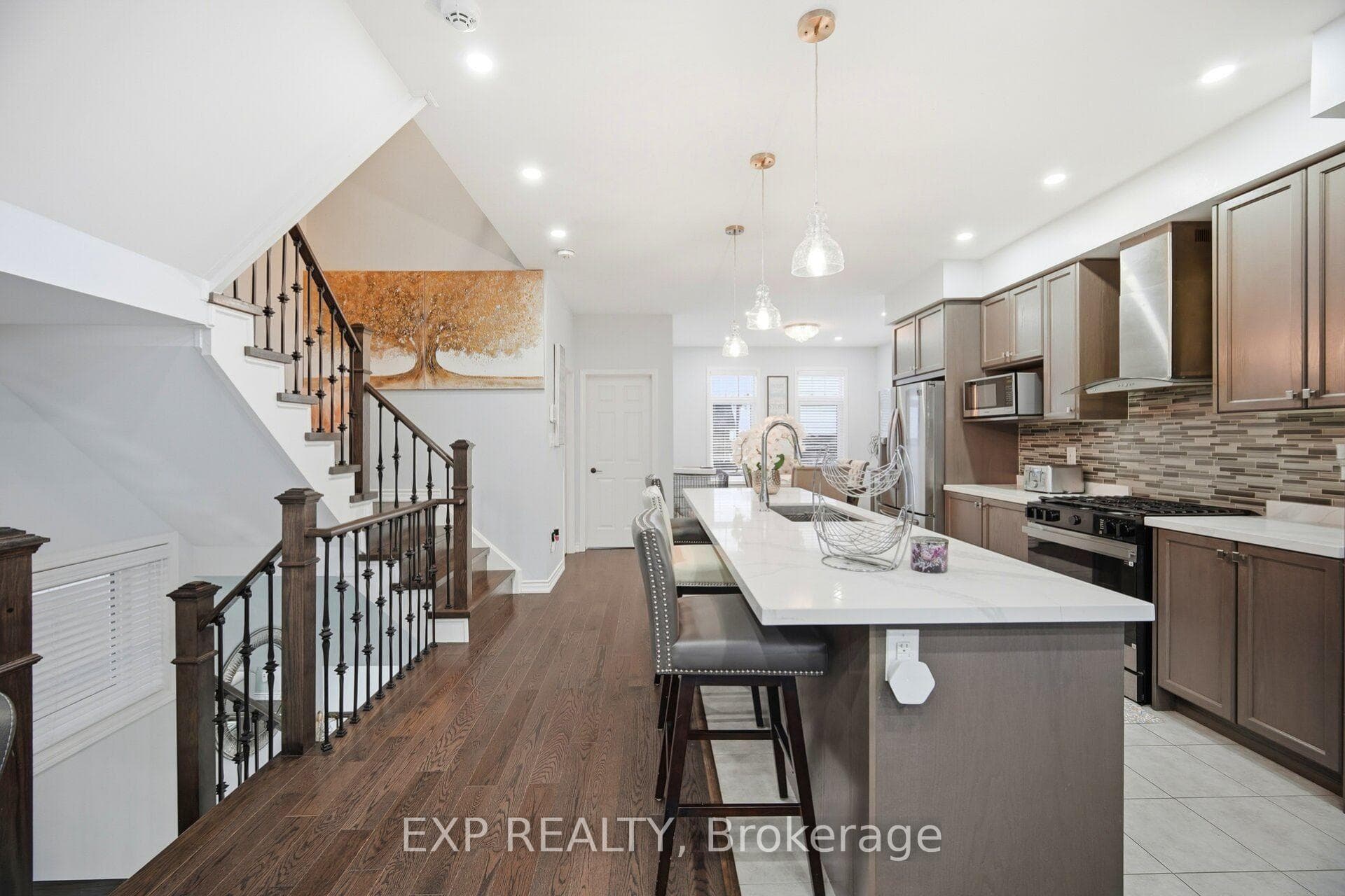 Large Upgfraded Kitchen