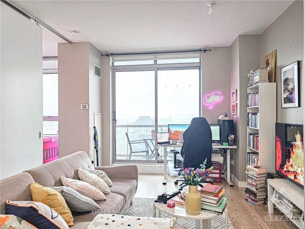 179 GEORGE Street Unit 1809 photo 8