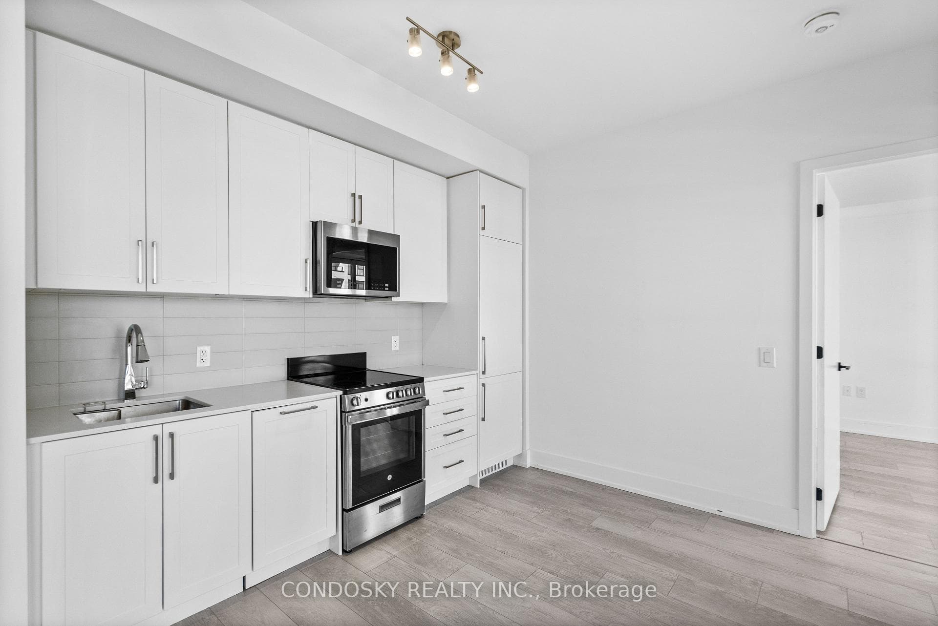 2450 Old Bronte Road Unit 205 photo 7