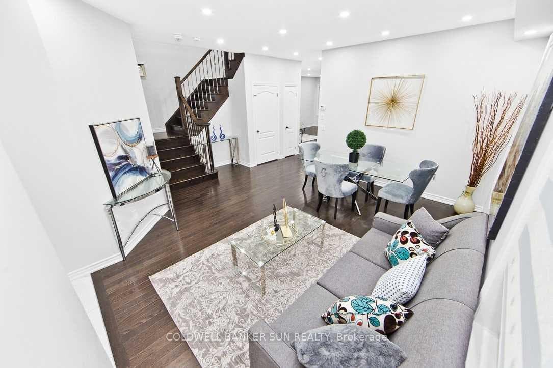 24 Hamilton Court photo 10