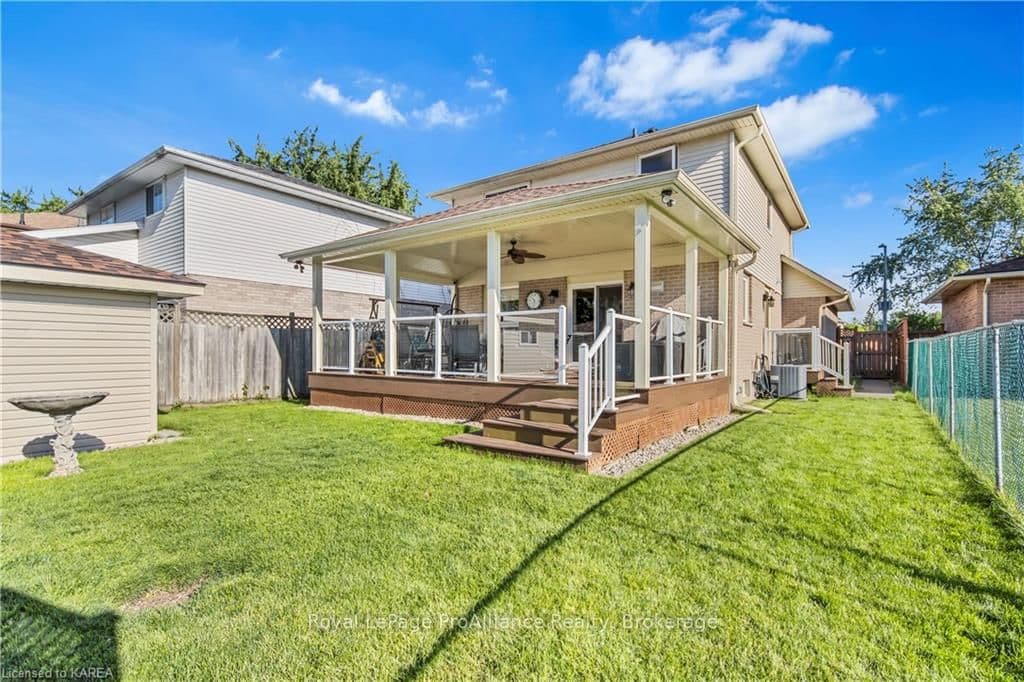 134 GRENADIER Drive photo 32