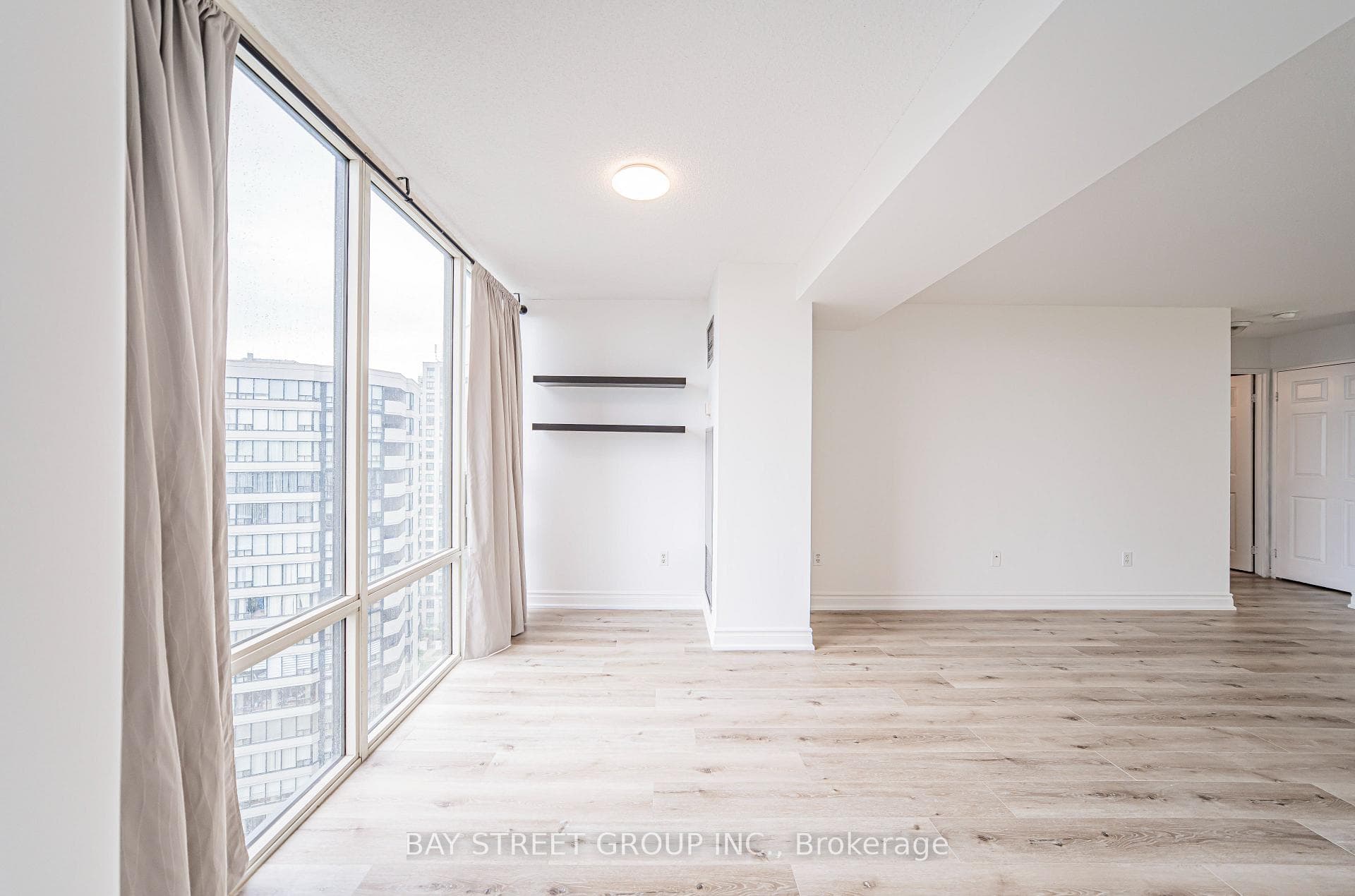 330 Rathburn Road Unit 1810 photo 19