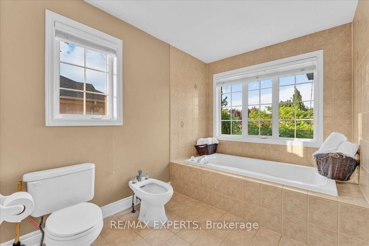 110 Velmar Drive photo 23