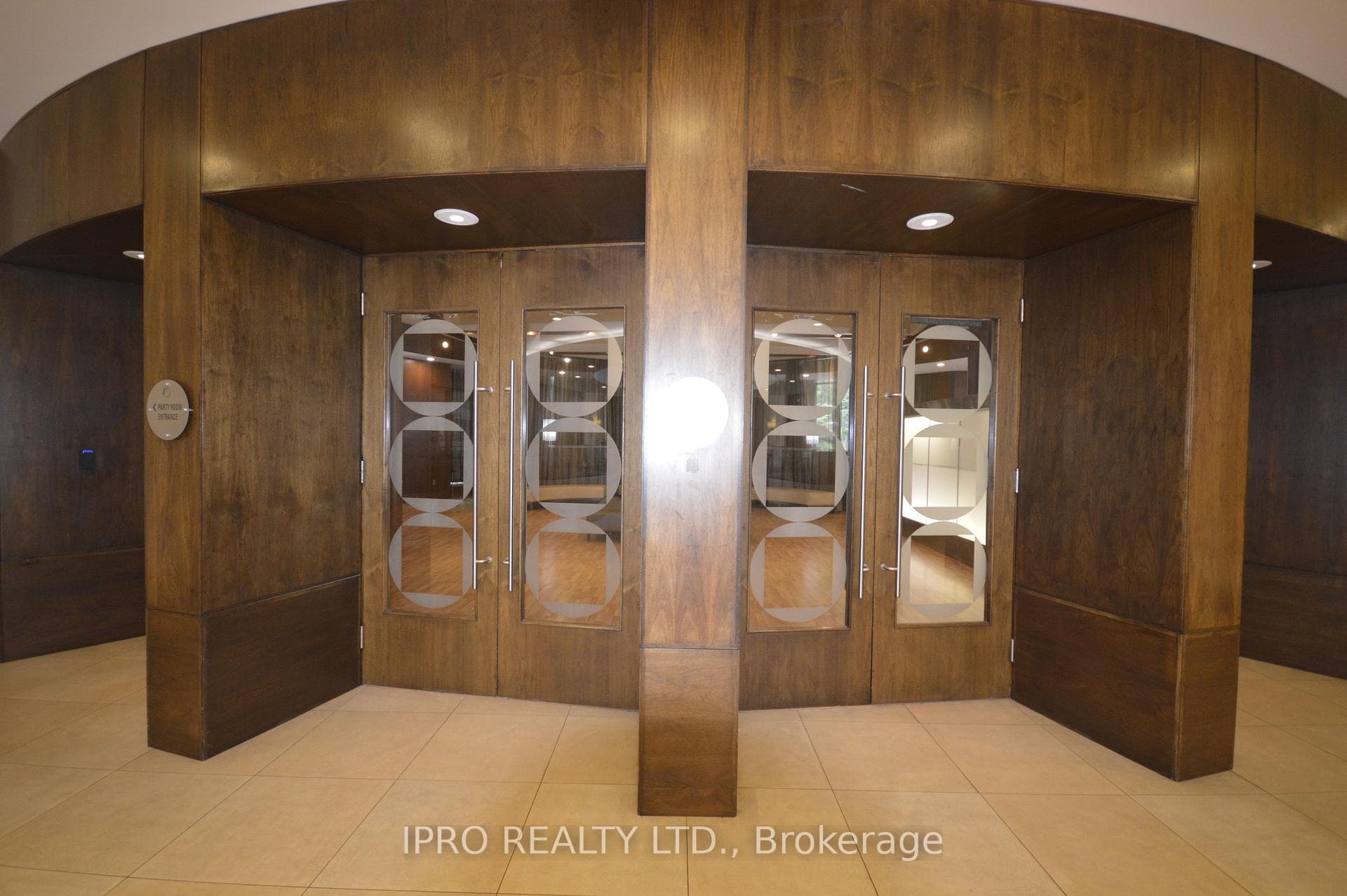 3880 Duke of York Boulevard Unit 513 photo 12