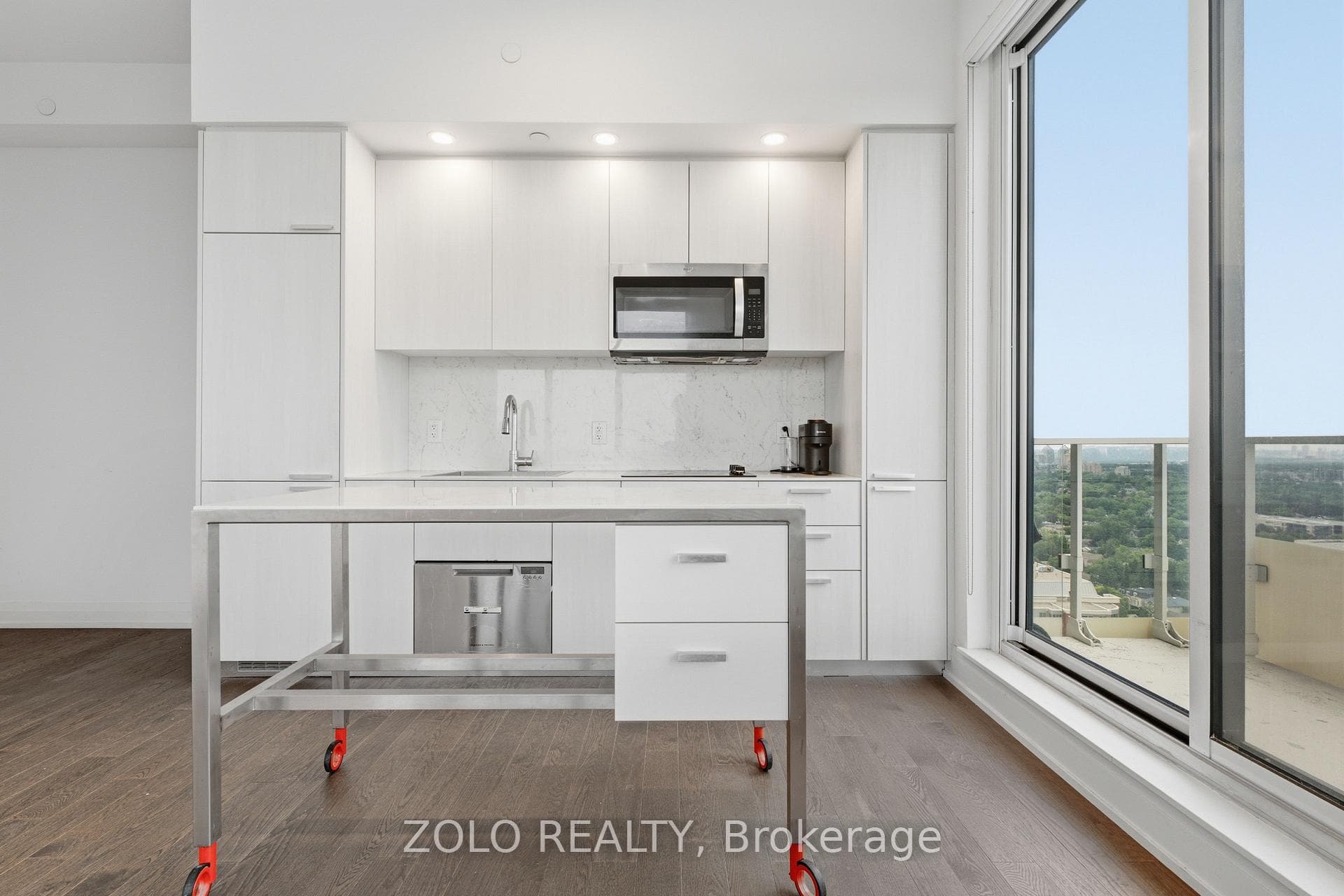 75 Canterbury Place Unit PH303 photo 4