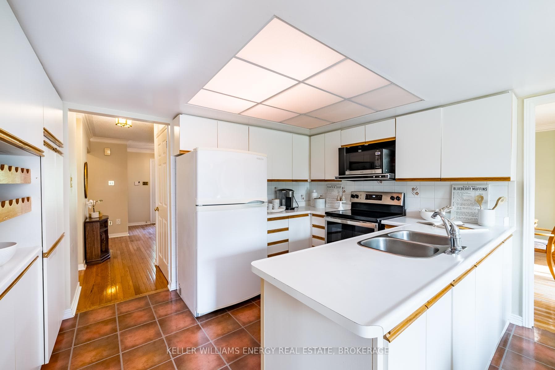 10 Cranberry Lane photo 8