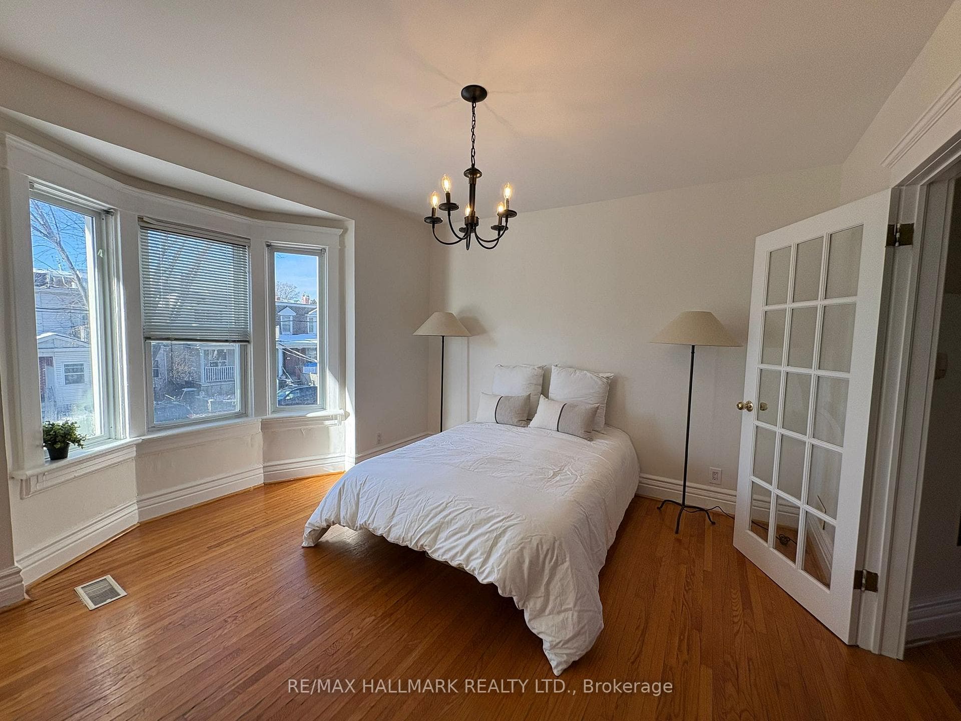 571 Pape Avenue Unit 2 photo 12