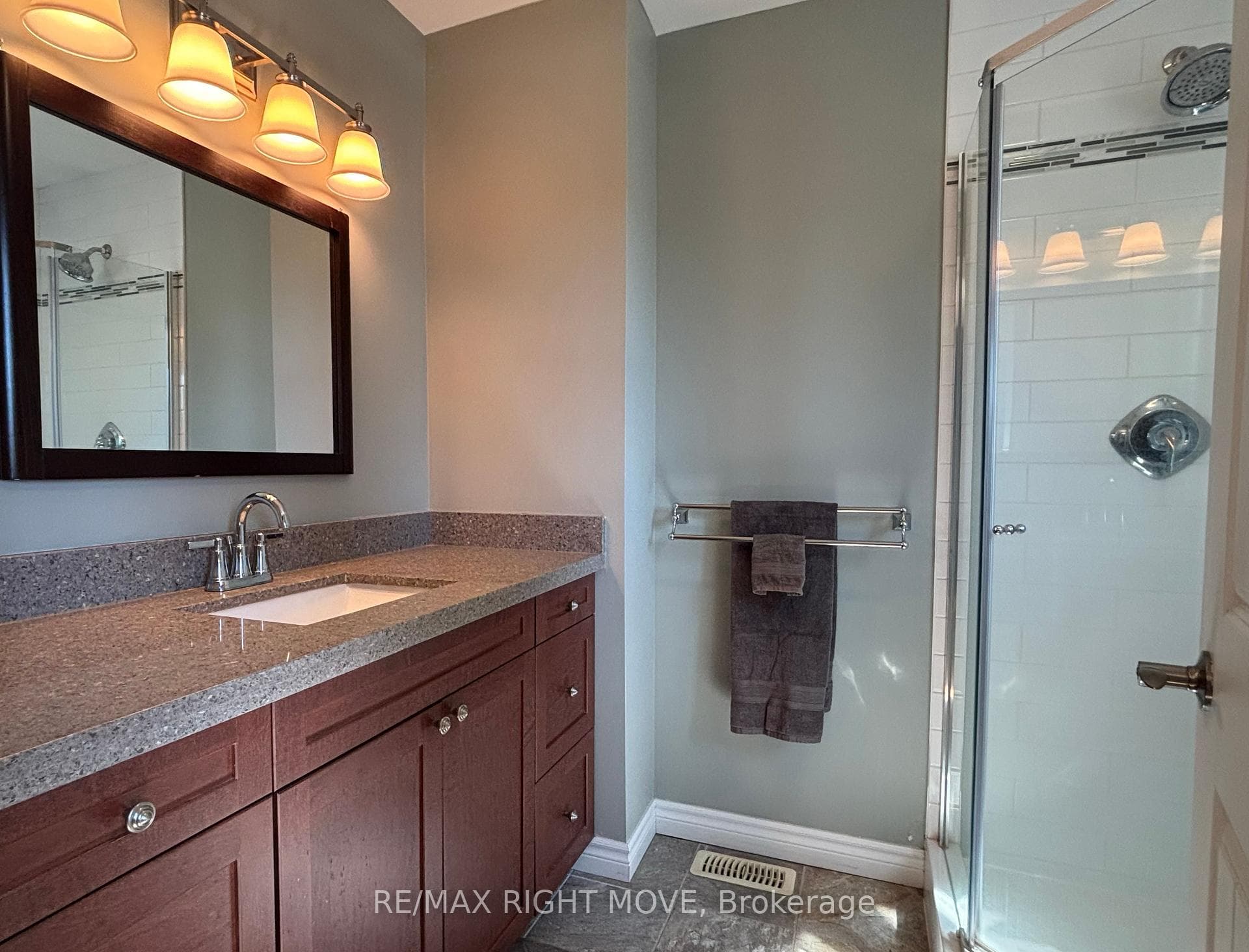3 pc ensuite