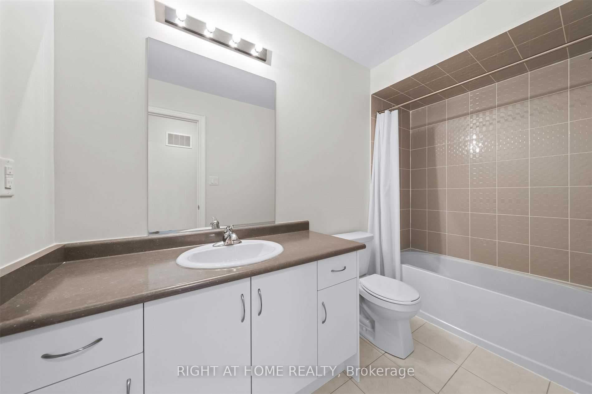 1172 Peelar Crescent photo 20